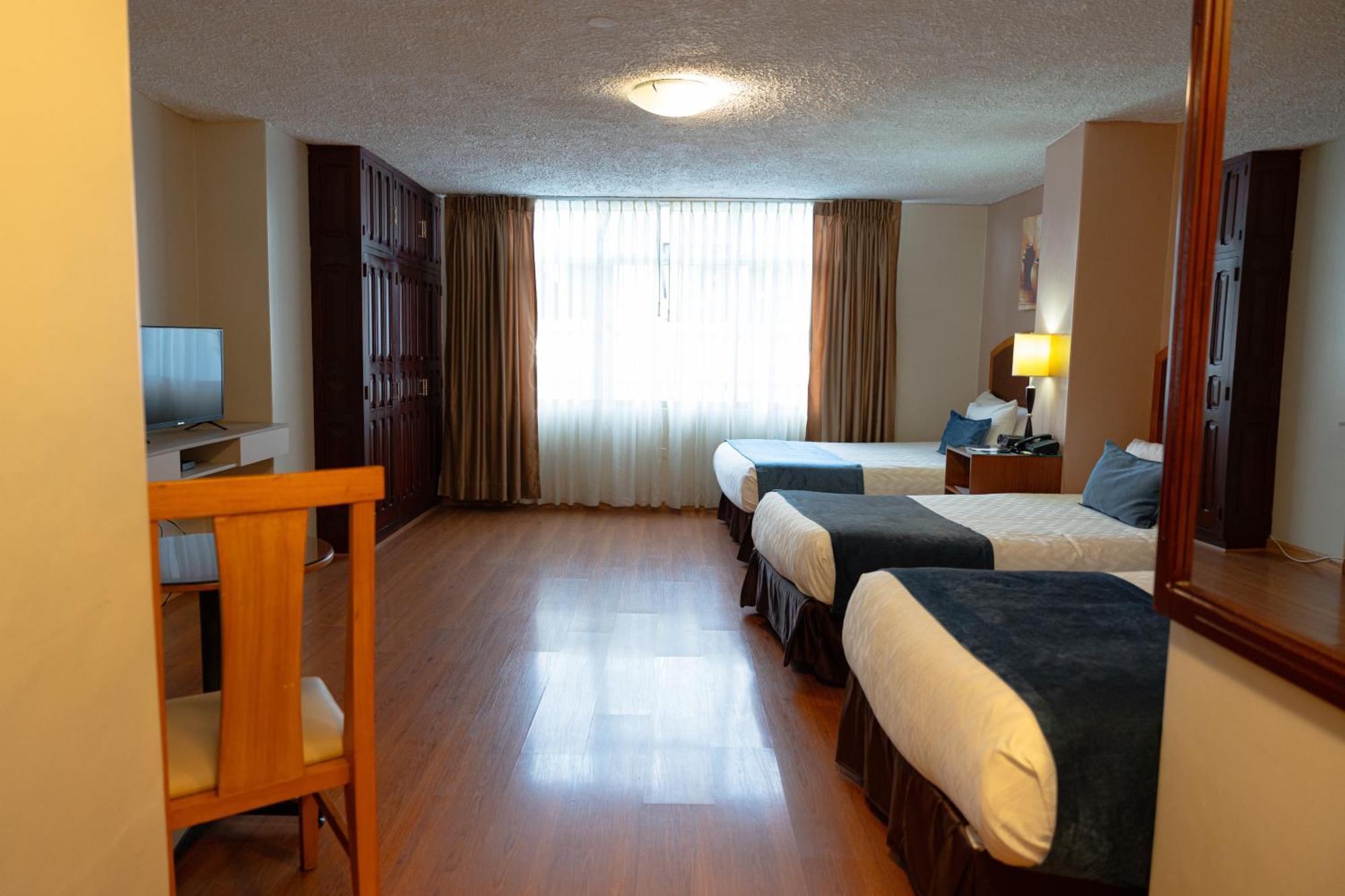 Hotel Santa Monica Cuenca Buitenkant foto