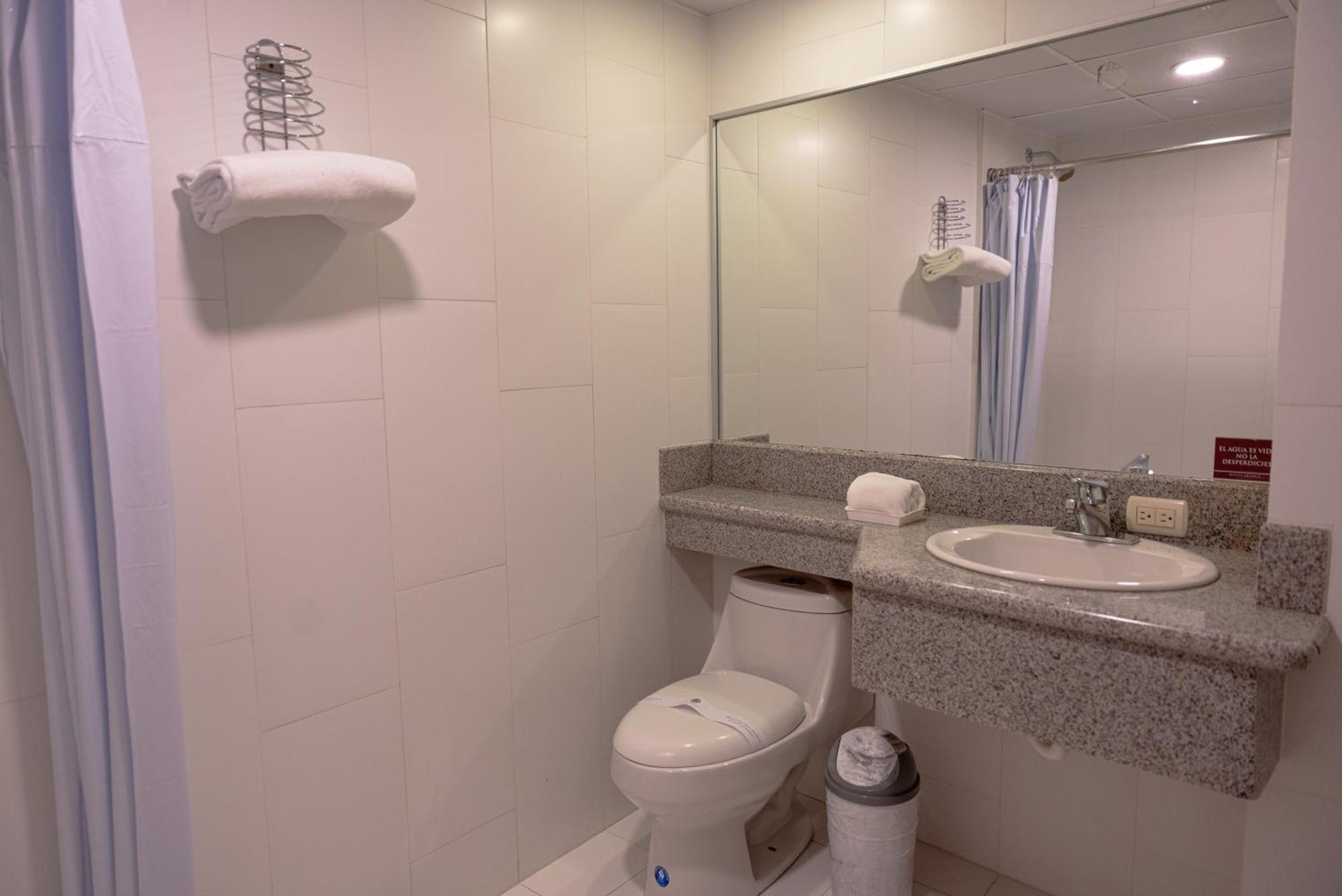 Hotel Santa Monica Cuenca Buitenkant foto