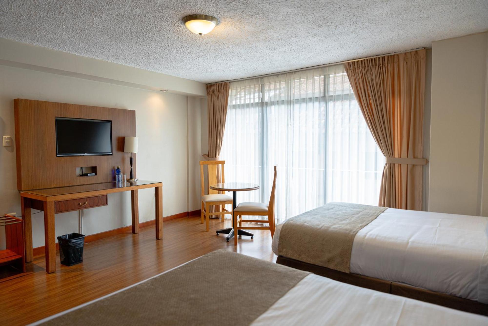 Hotel Santa Monica Cuenca Buitenkant foto
