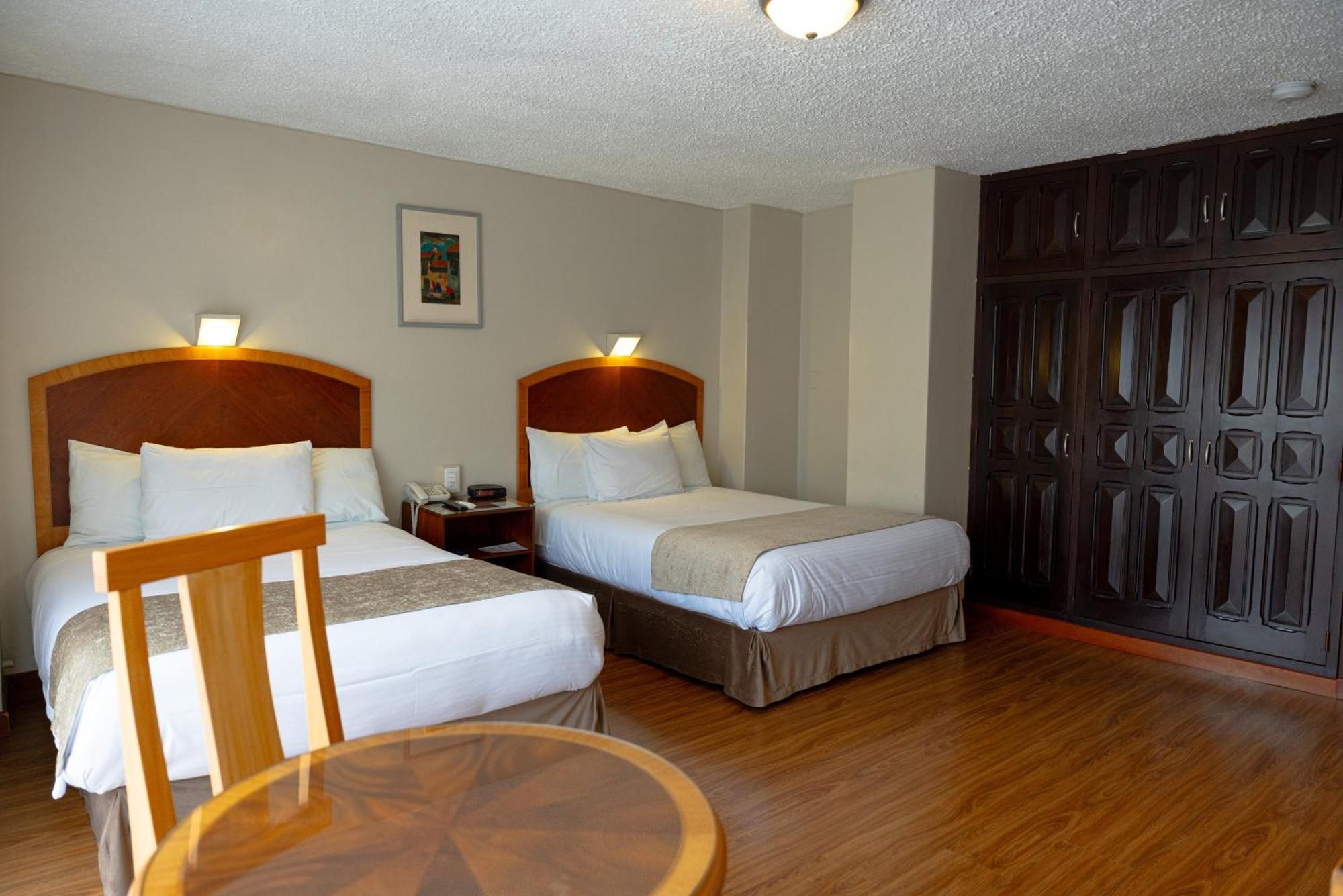 Hotel Santa Monica Cuenca Buitenkant foto