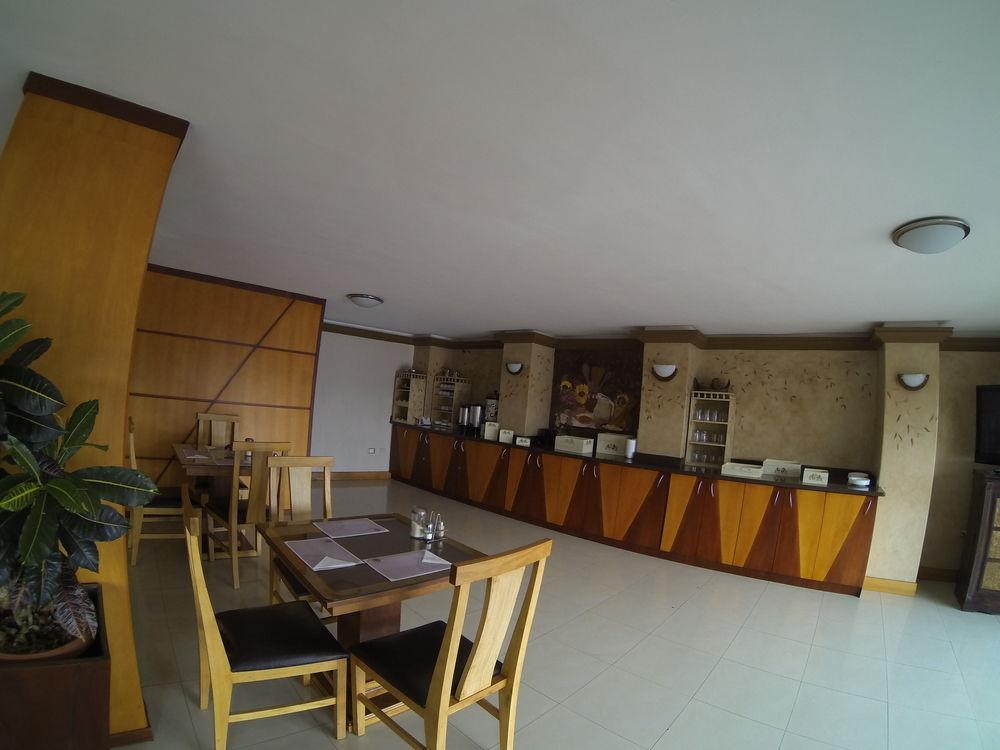 Hotel Santa Monica Cuenca Buitenkant foto