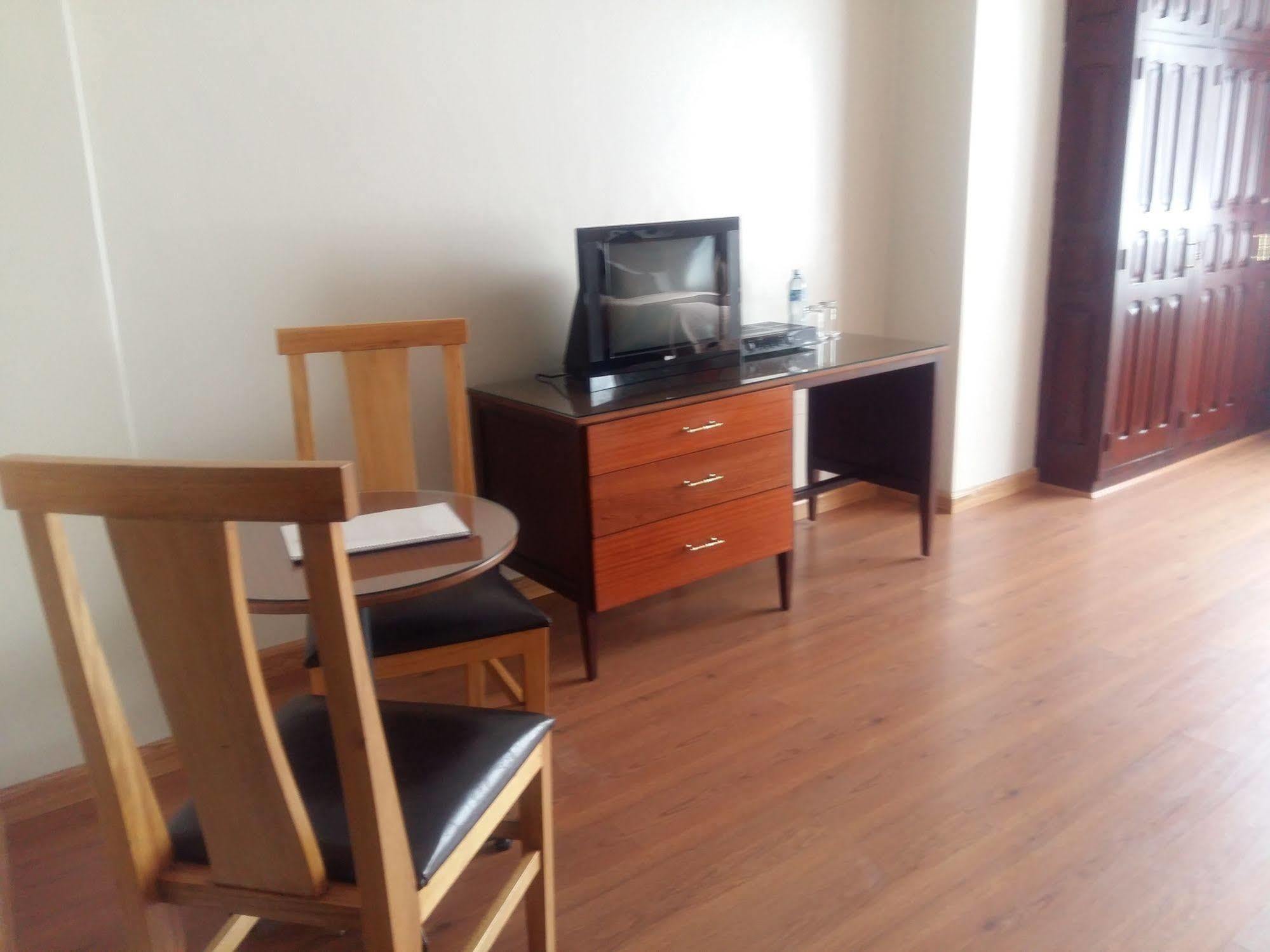 Hotel Santa Monica Cuenca Buitenkant foto